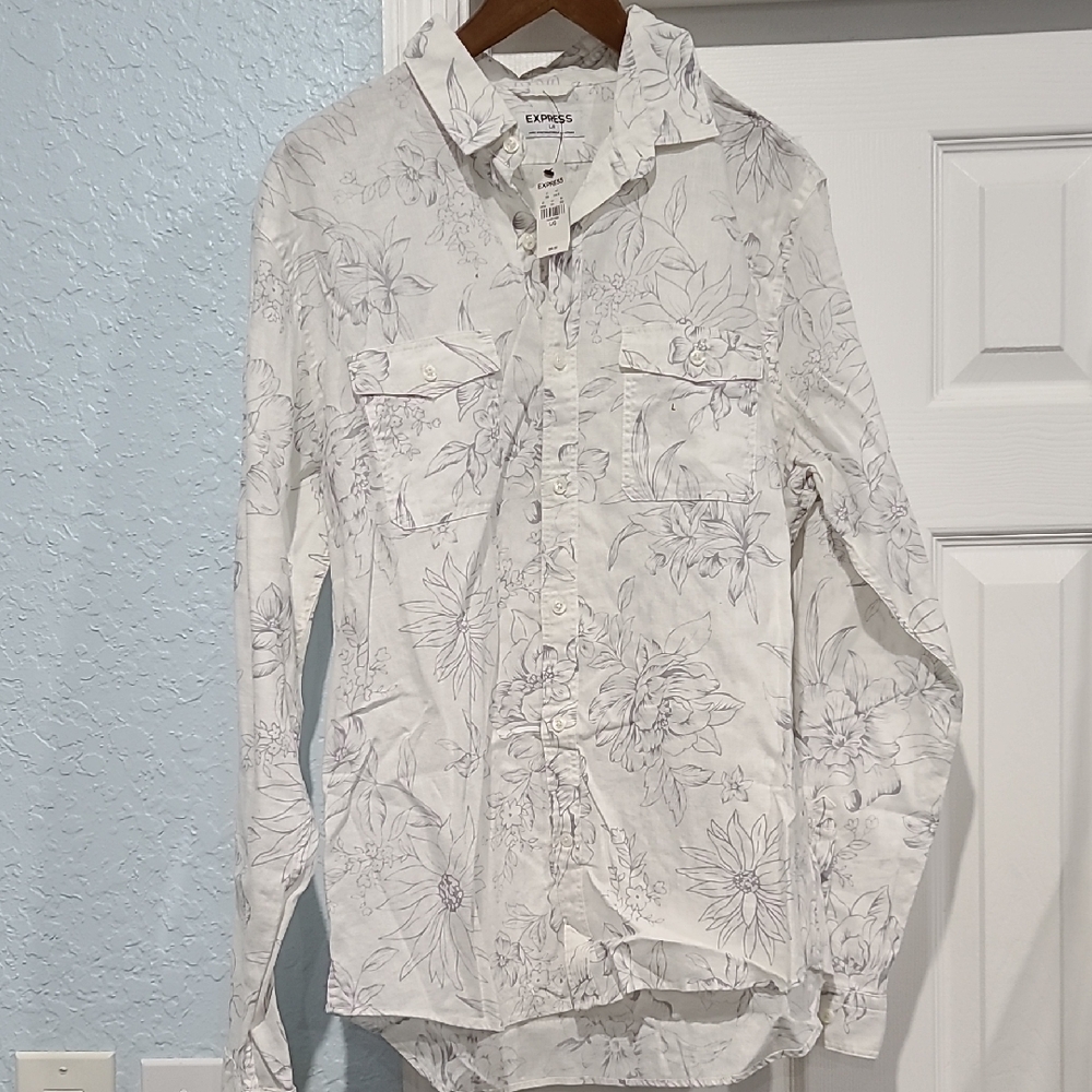NWT Express White Floral Long Sleeve 2 Pkt Button-Up Shirt Sz: L
